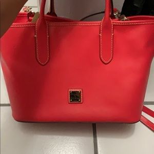 Dooney & Bourke Beautiful Purse! 👜😍
